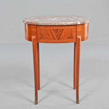 SIDOBORD, gustaviansk stil, omkring 1900-talets mitt.