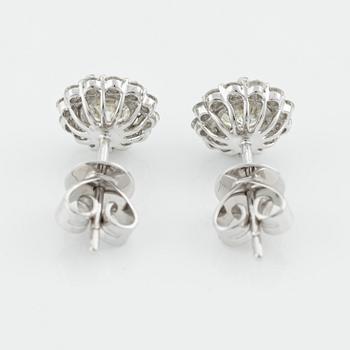 Earrings, with brilliant-cut diamonds.