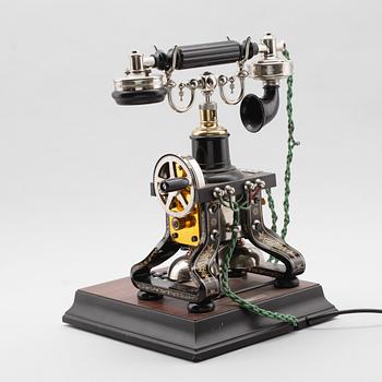 BORDSTELEFON, jubileumsmodell efter "Taxen", LM Ericsson, 1900-talets senare del.