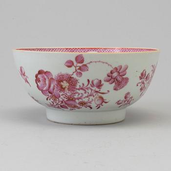 A purpur camaieu bowl, Qing dynasty, Qianlong (1736-95).