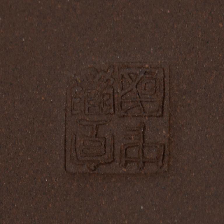 Två tekannor, yixing, Kina, tidigt 1980-tal.