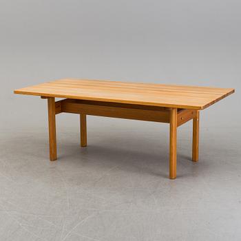 An "Asserbo" dinner table, designed by Børge Mogensen for Karl Andersson & Söner, second half of the 20th century.