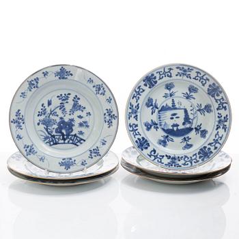 Tallrikar, 10 stycken, porslin. Qingdynastin, 1700--tal.