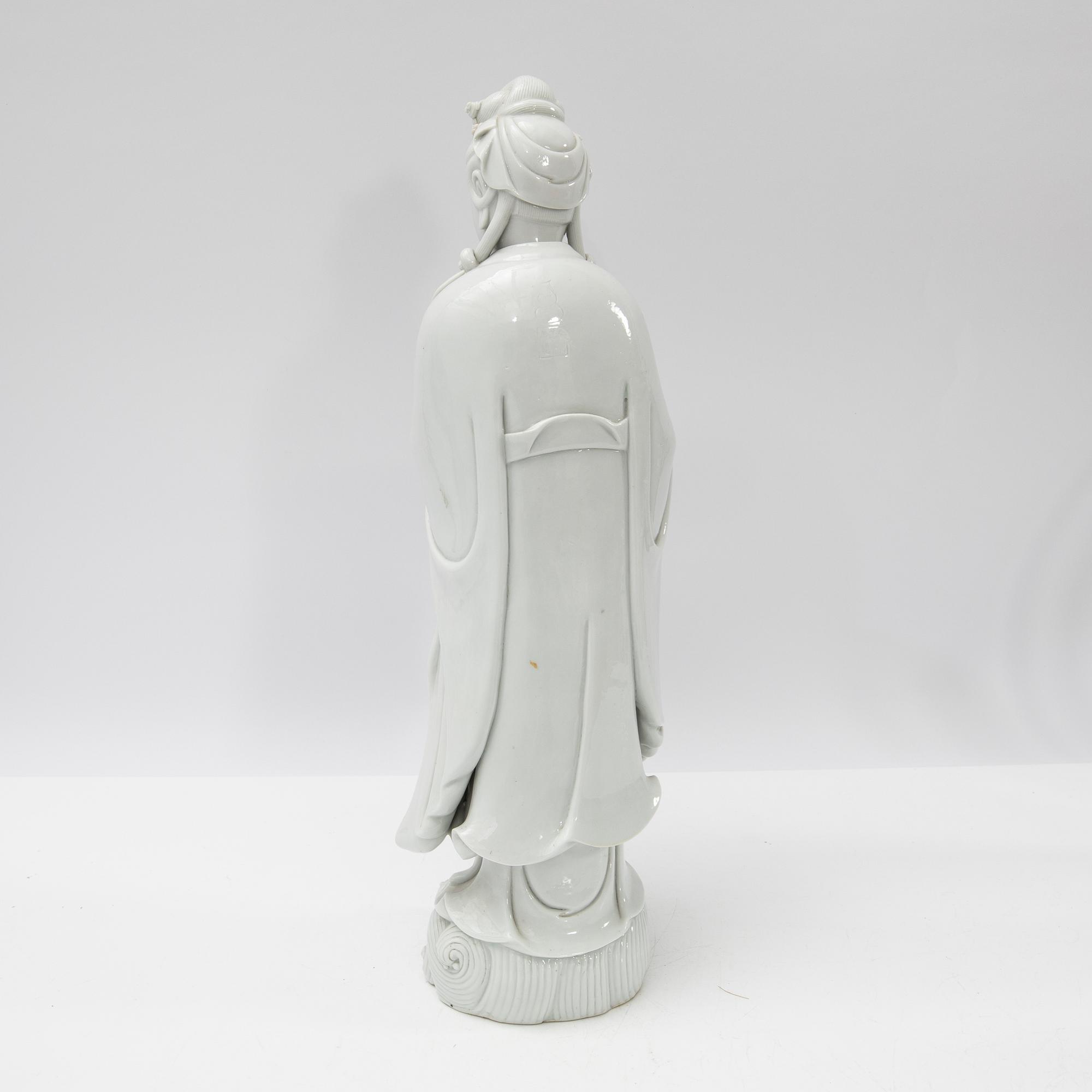 Guanyin, porcelain, blanc de Chine, late Qing dynasty, 19th century.