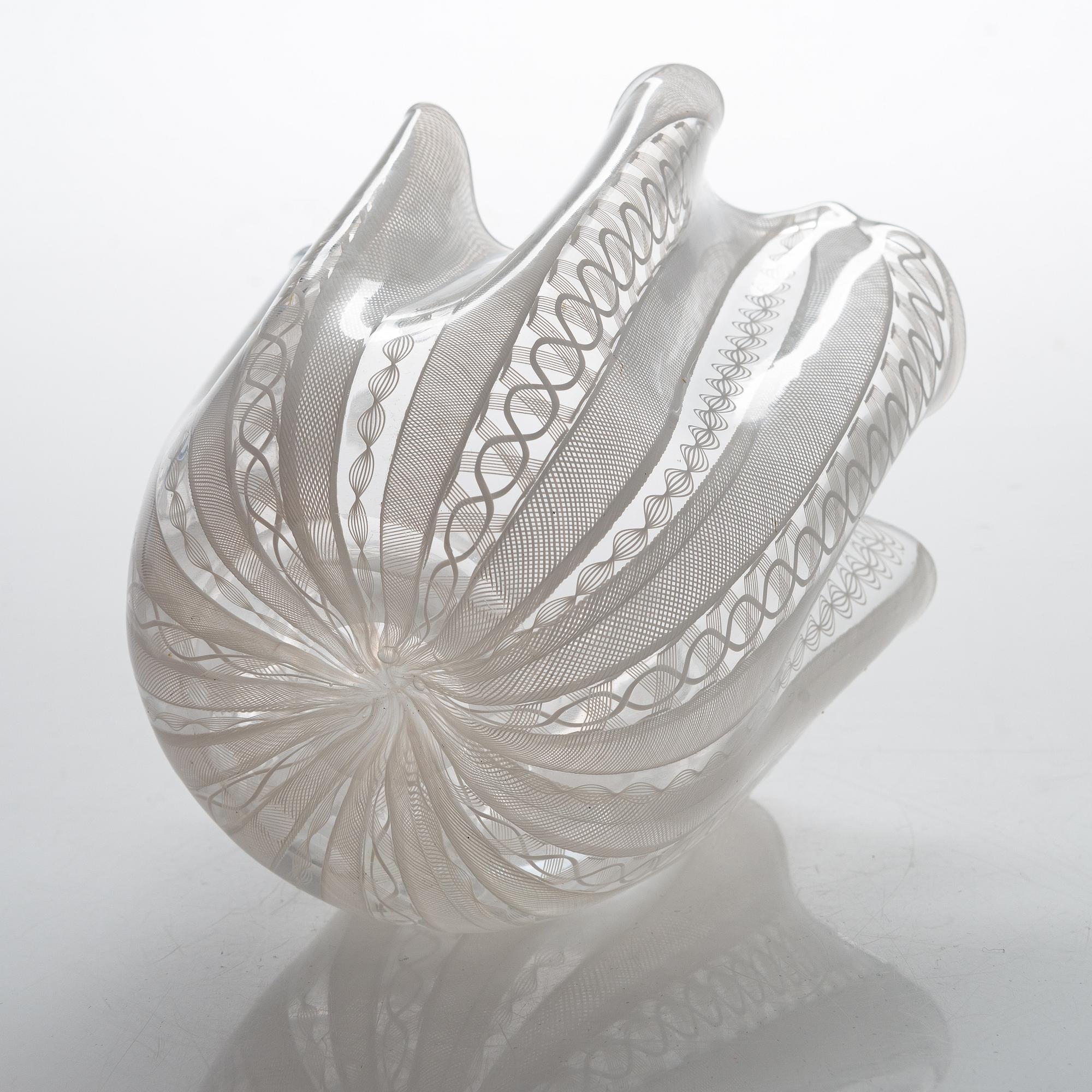 Paolo Venini & Fulvio Bianconi, näsduksskål,  'Fazzoletto', glas, Murano, Italien.