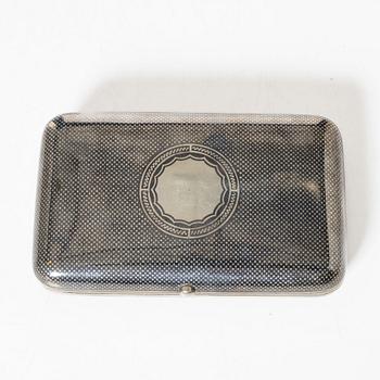 A Russian silver niello cigarette case Unidentified cyrillic maker’s mark. Assay master A. Romanov, Moscow 1890.