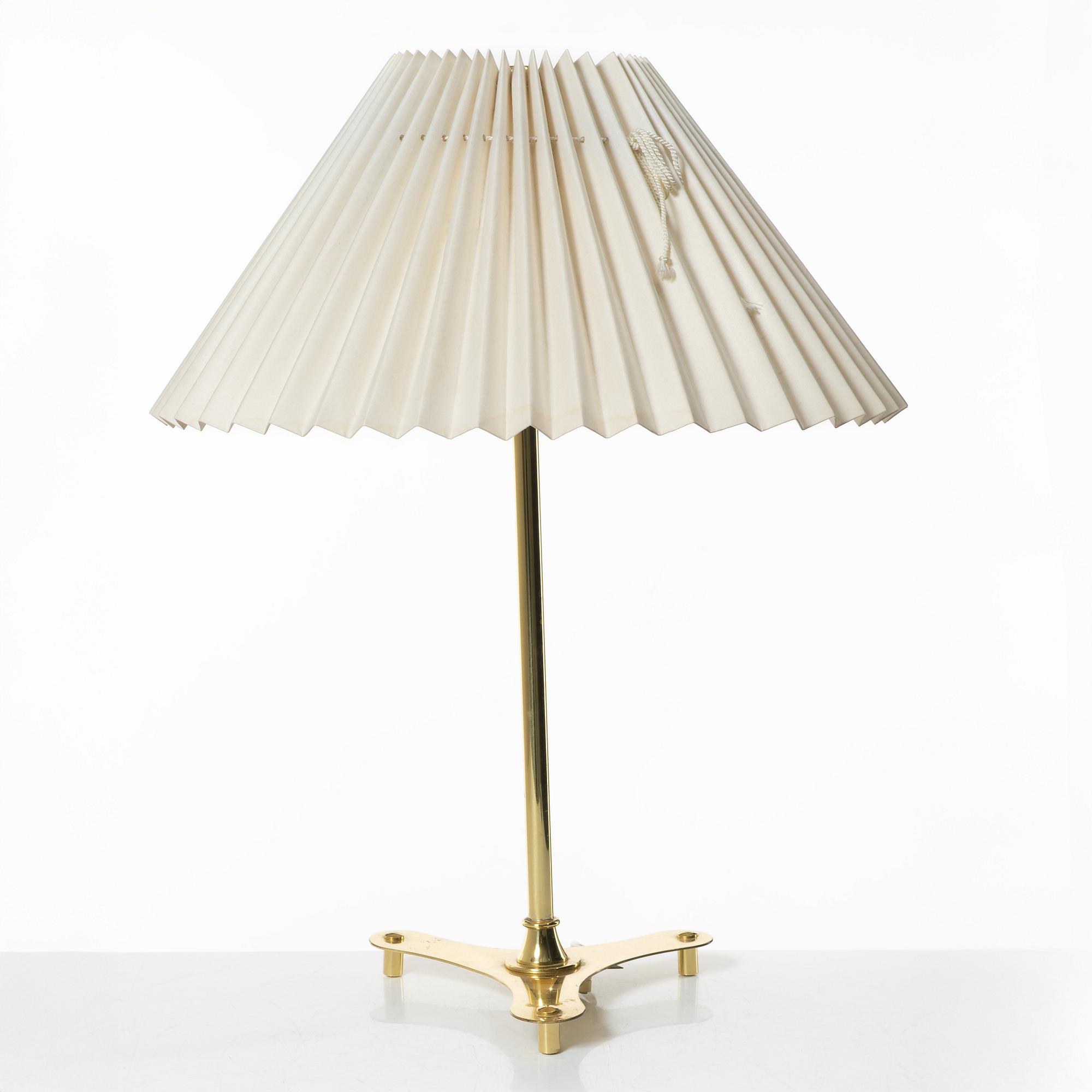 Josef Frank, a model 2467 table lamp, Svenskt Tenn.