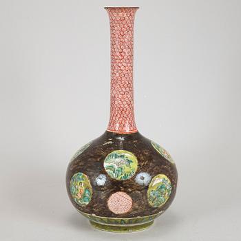 A Kutani style vase, 20th century.