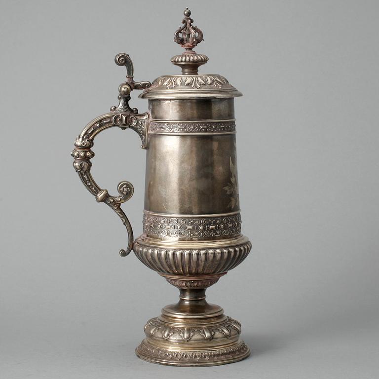 PRAKTPOKAL, silver, nyrenässans, svensk kontrollstämpel, bär gravyr daterad 1890.