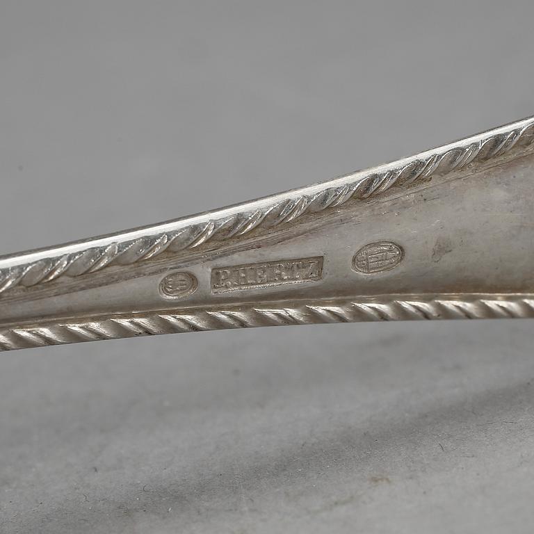 BESTICKUPPSÄTTNING, silver. 24 delar. P. Hertz, Köpenhamn, 1900. Vikt ca 1704 gram.