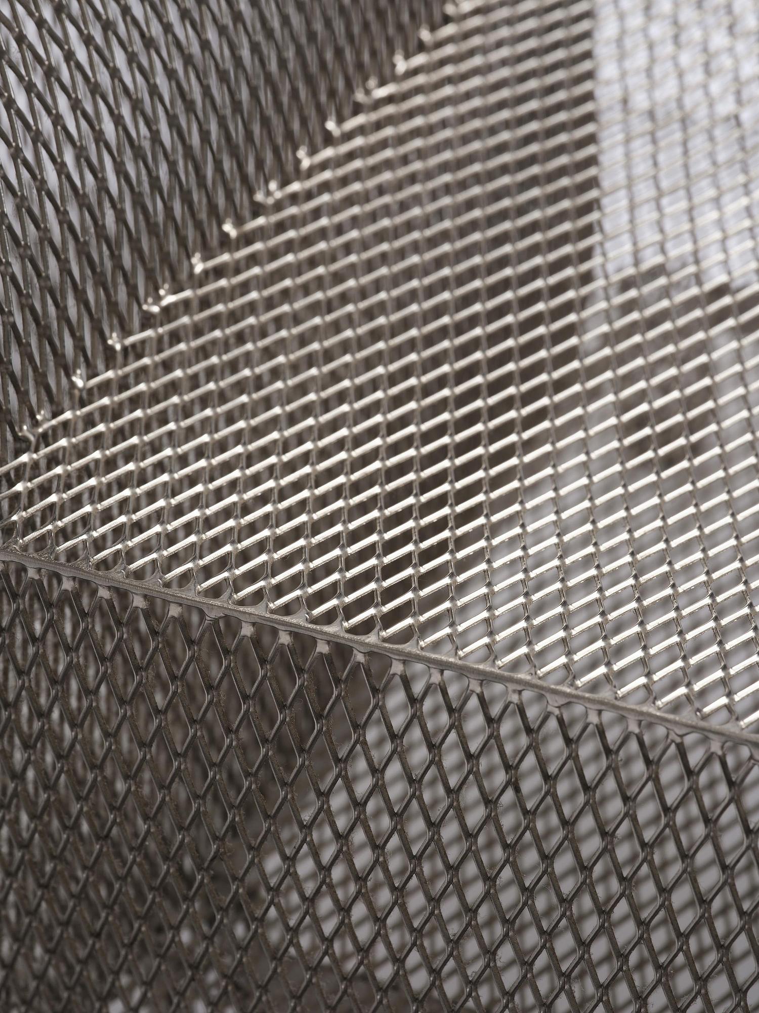 Shiro Kuramata, fåtölj, "How High the Moon", Vitra, 2003.