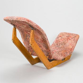 Ilmari Tapiovaara, an early 1960s 'Dolphin chair' for Skanno.