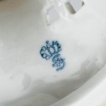 LOCKURNA, porslin, Sitzendorf, 1900-talets mitt.