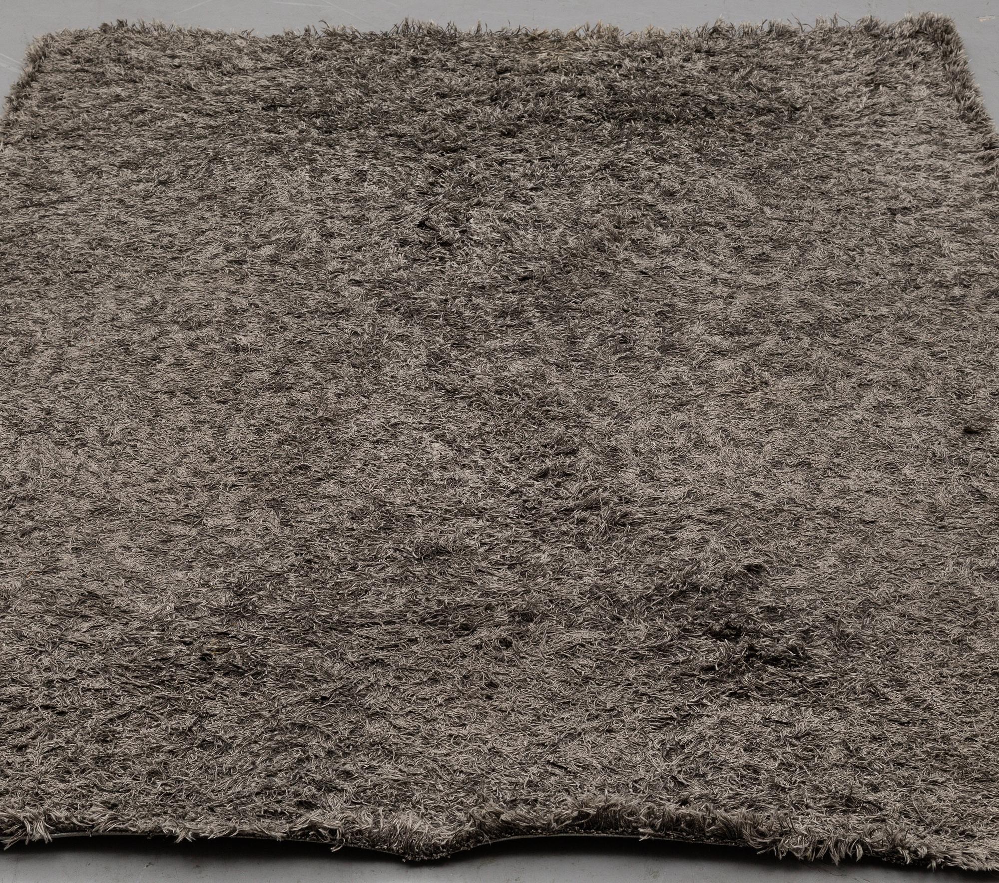 MATTO "Sam NR 780", designed by Gunilla Lagerhem Ullberg, for Kasthall, ca 240 x 168 cm.