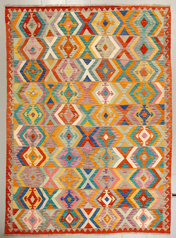 A KILIM RUG, 295 x 200 cm.