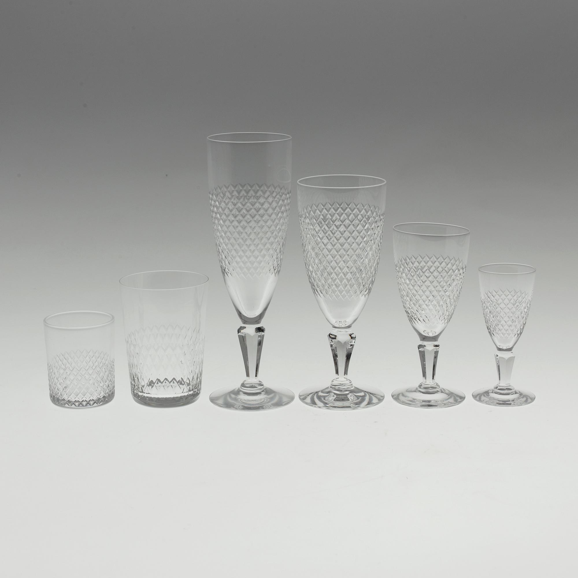 VICKE LINDSTRAND, a set of 88 'Safir' glasses, Kosta.