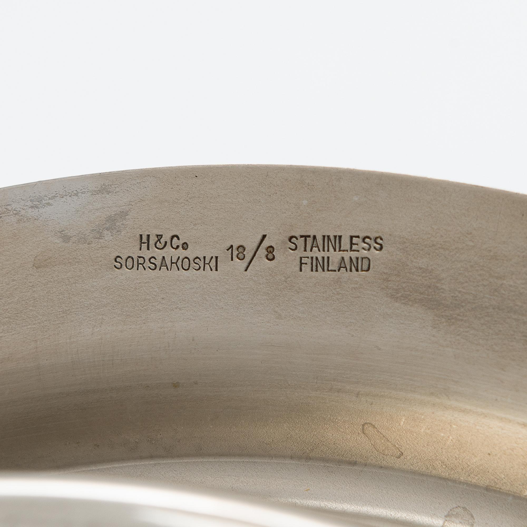Beretl Gardberg, cutlery 56 pcs, and a lidded bowl, stainless steel, Sorsakoski, Fiskars, latter half the 20th century.