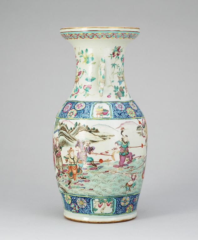 A chines porcelaine vas, late Qing dynasty (1644-1914).