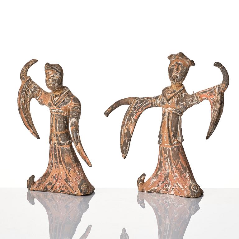 A set of two dancers, Western Han dynasty (206 BC - 220 AD).