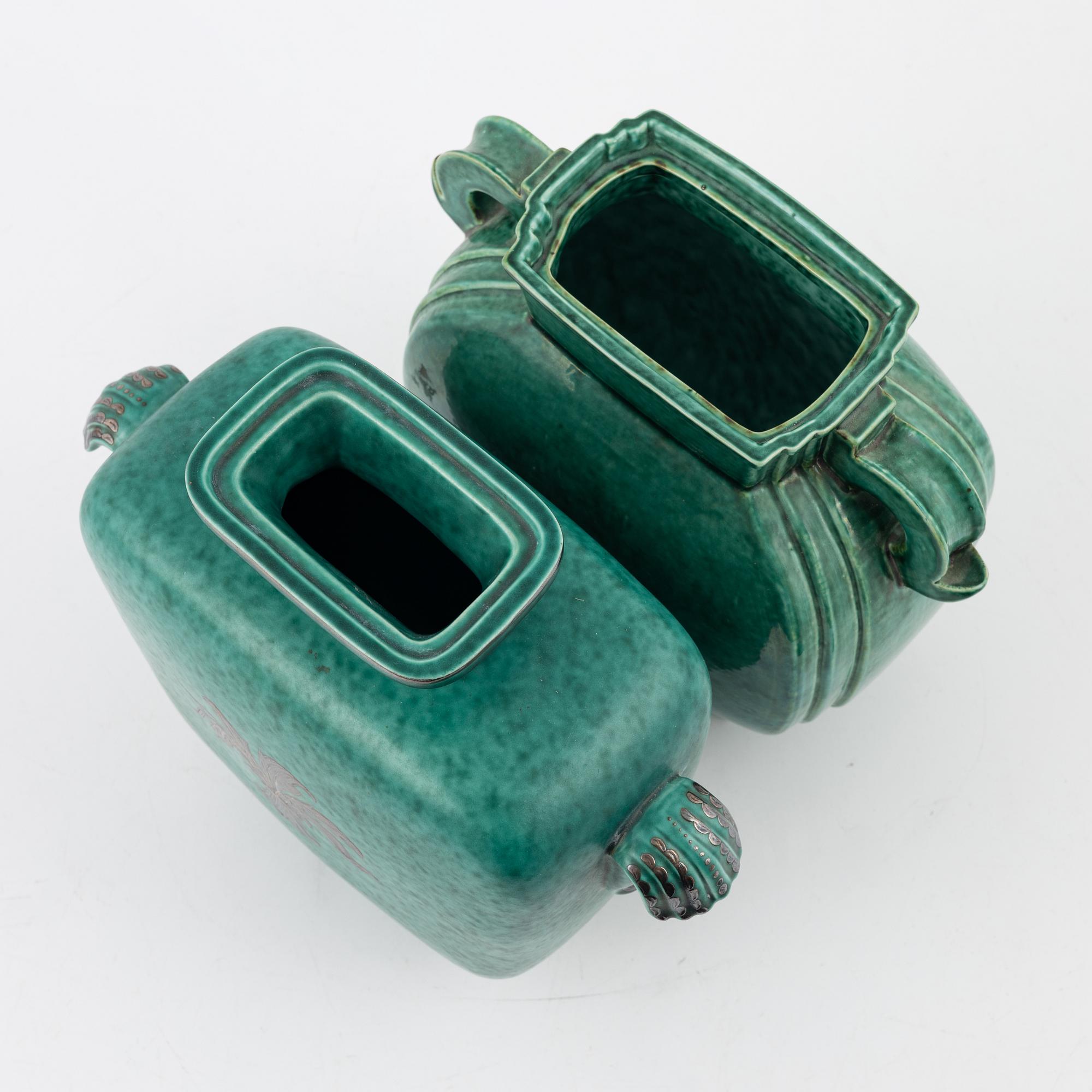 Wilhelm Kåge, vas, stengods, "Argenta", Gustavsberg samt lockurna, omärkt,