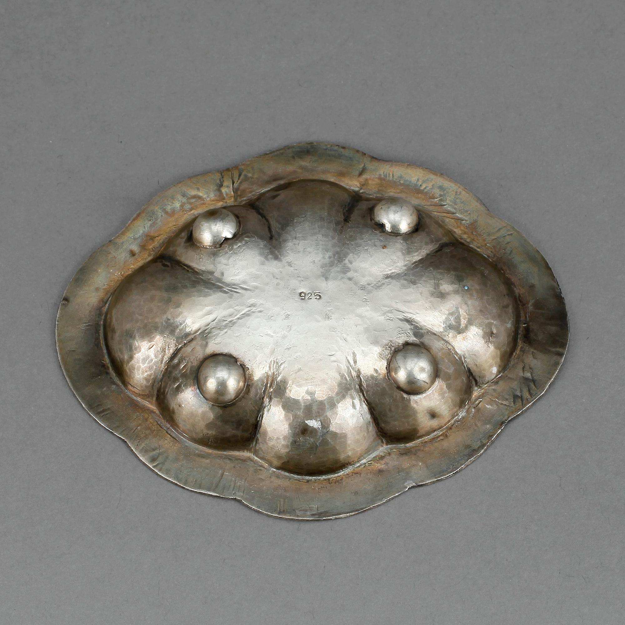 SKÅL, sterlingsilver och emalj. Vikt ca 21 gram.