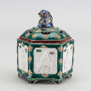 A Japanese censer with cover, circa 1900.