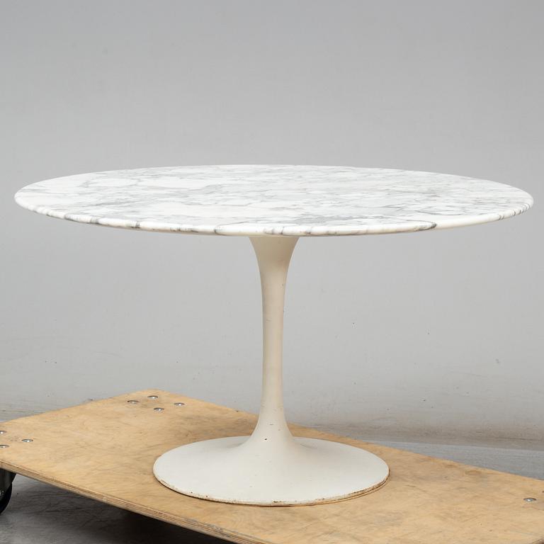 EERO SAARINEN, a 'Tulip' sofa table, from Knoll International, second half of the 20th century.