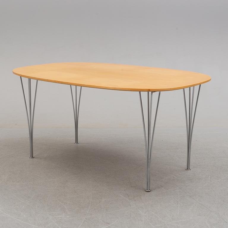 A 'Superellips' table by Bruno Mathsson and Piet Hein, Fritz Hansen, 1981.