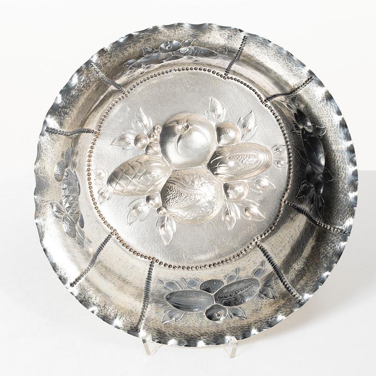 Skålfat, silver, C.G.Hallberg, Stockholm, troligtvis 1905.