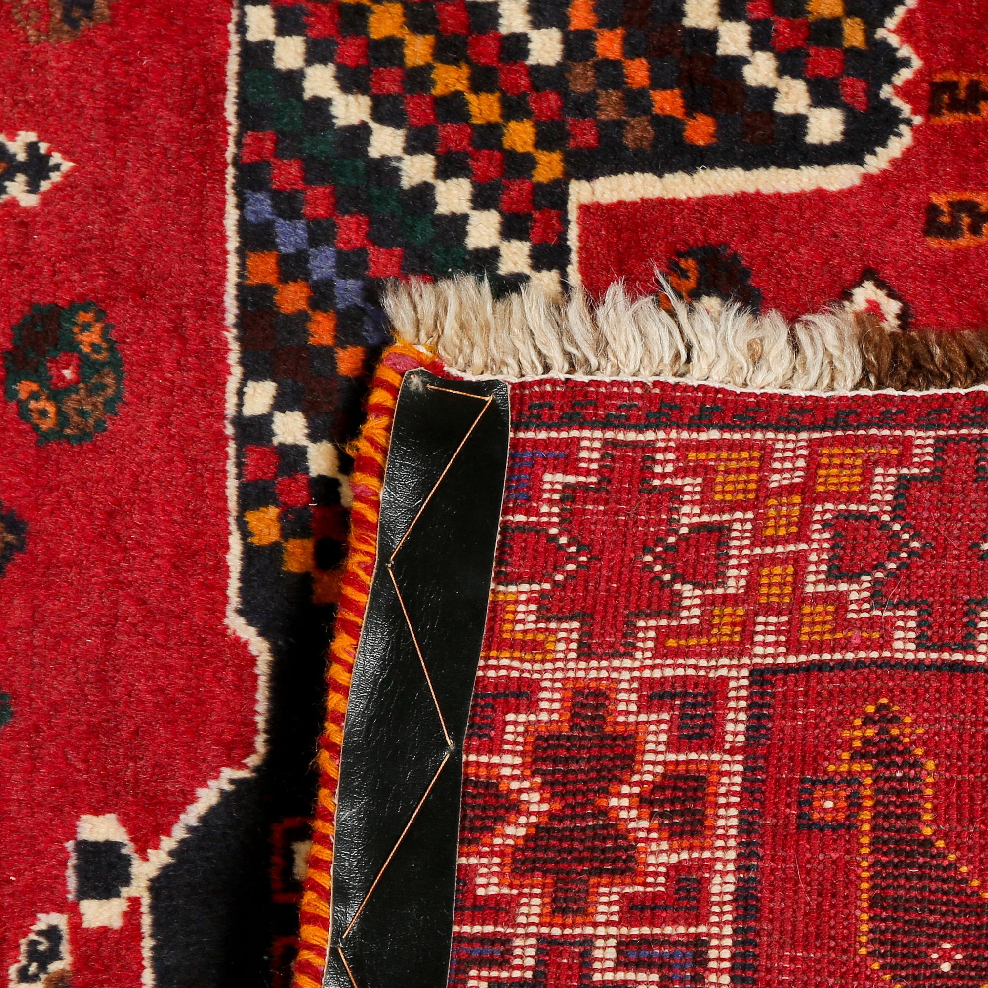 MATTA, troligen kashgai, modern tillverkning, 190 x 126 cm.