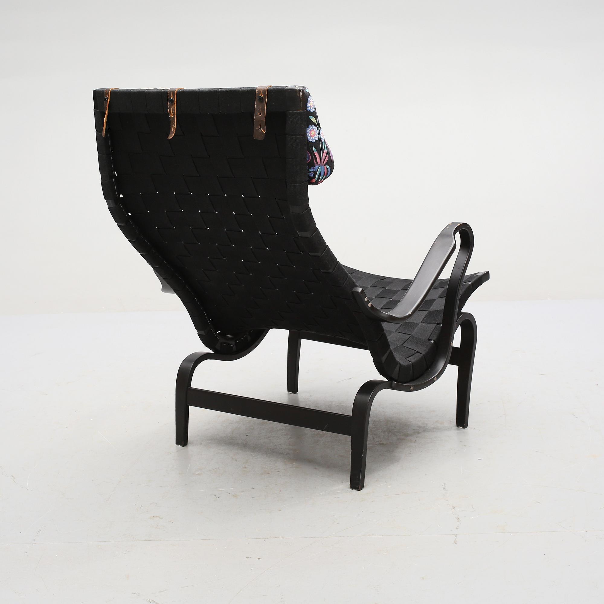 FÅTÖLJ, "Pernilla", Bruno Mathsson, Dux, 1900-talets andra hälft.