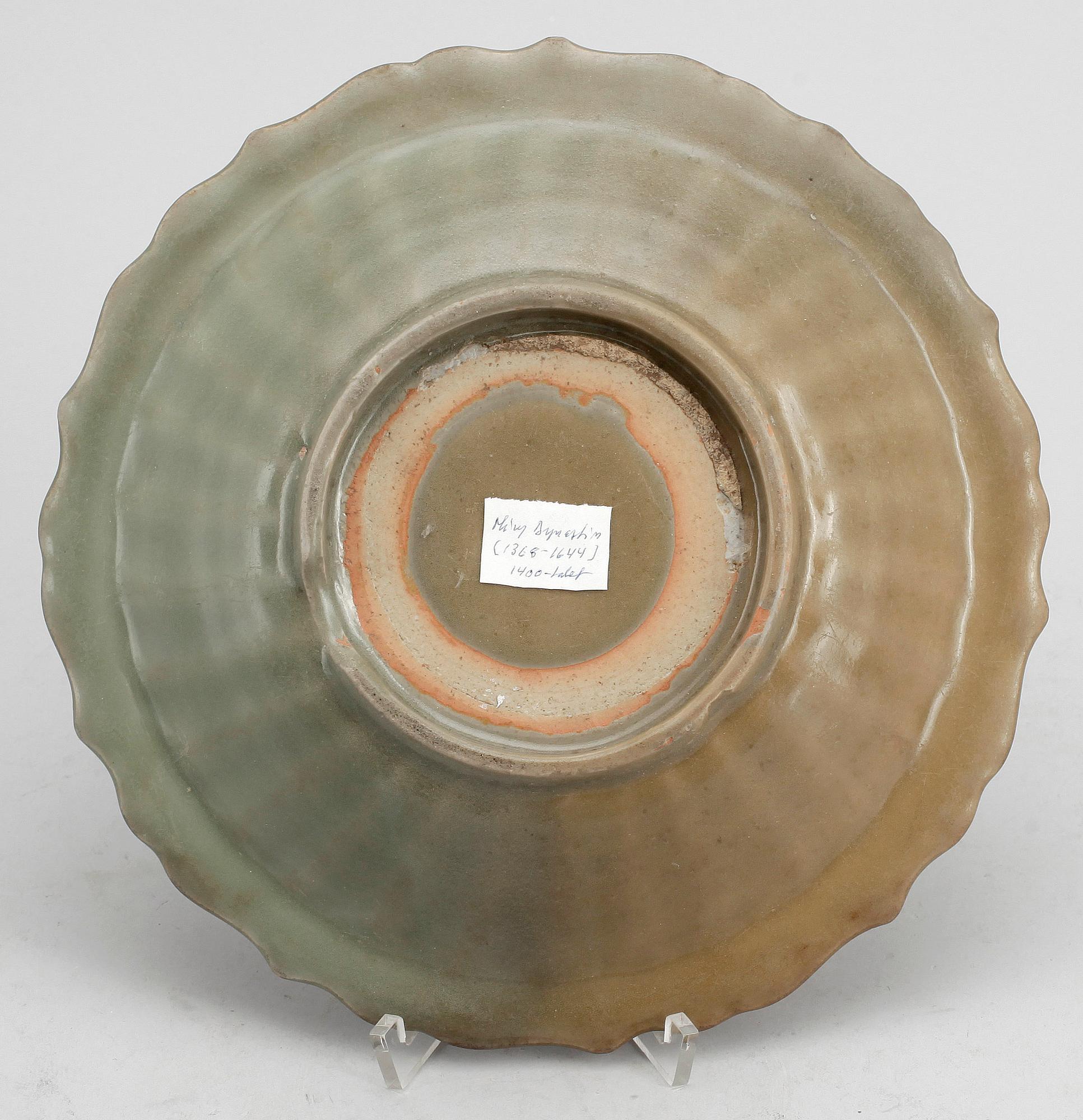 FAT, celadon. Ming stil, sen Qing dynasti.