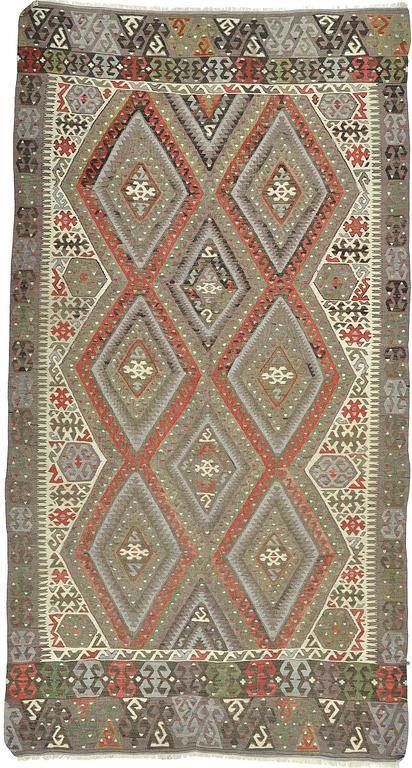 A carpet, Turkish kilim, ca 275 x 150 cm.