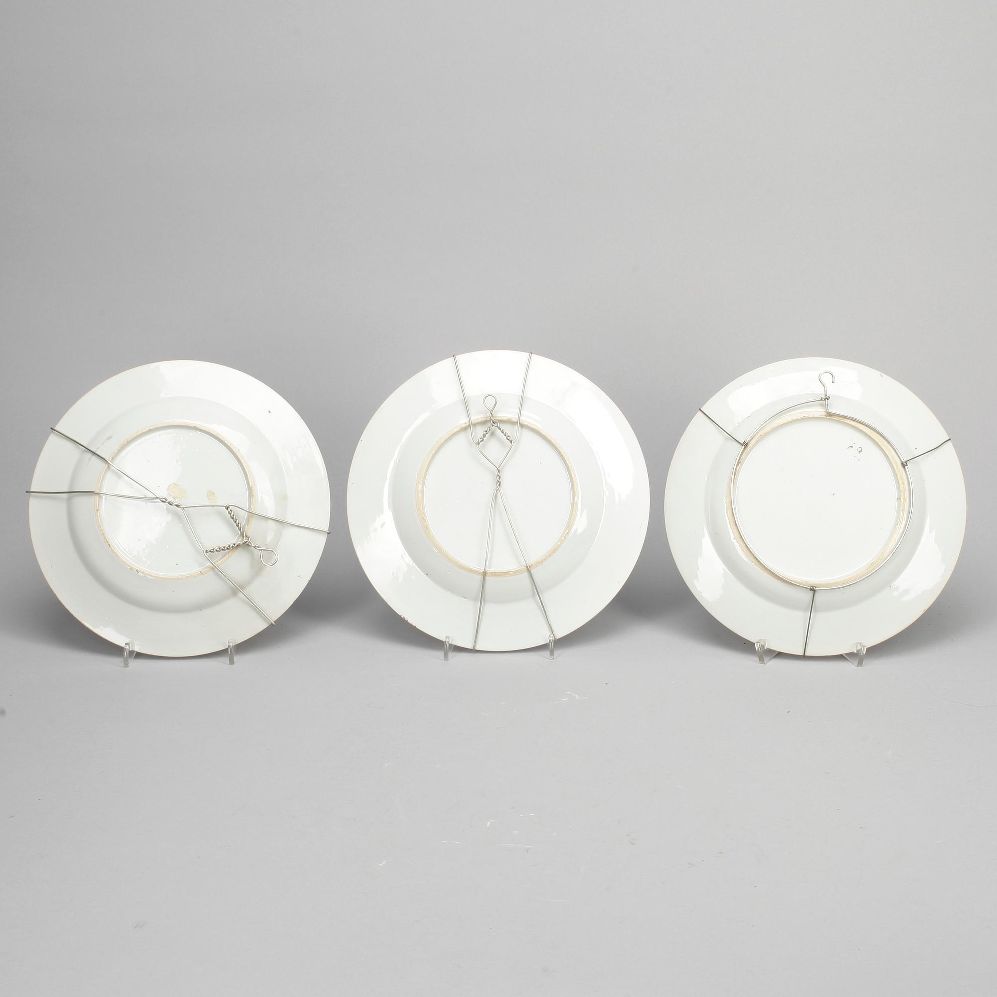 TALLRIKAR, 3 st, porslin, Kina, Qianlong (1736-95).