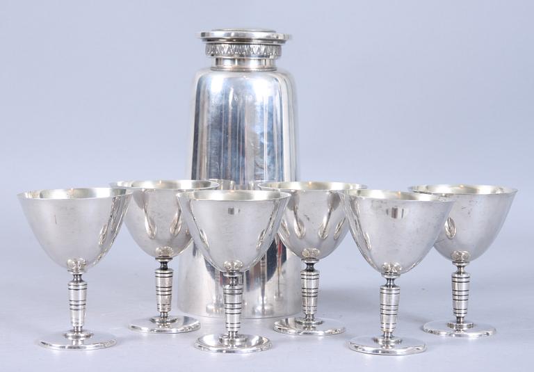 SHAKER samt 6 st COUPEGLAS, nysilver, C G Hallberg, 1900-talets första hälft.
