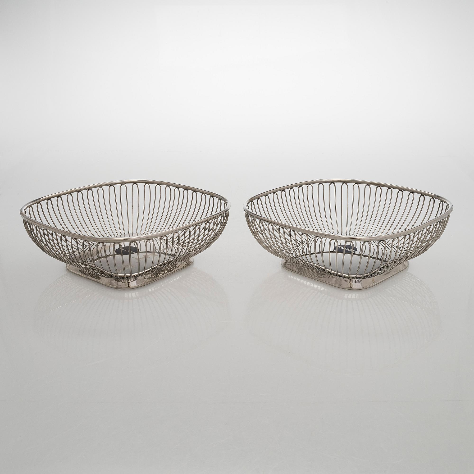 Alessi, a set of three serving bowls '370' and '845', Italy.