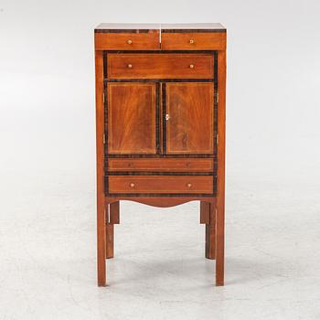 Toilette furniture, circa 1800.