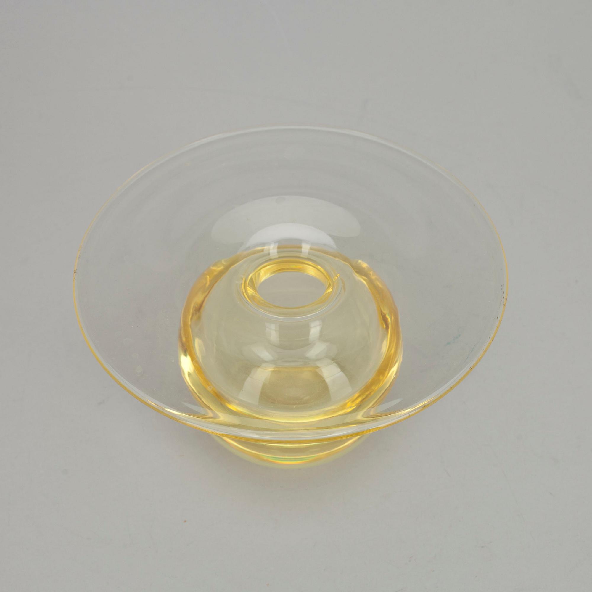 KONSTGLAS, signerat Nanny Still Riihimäen Lasi OY.