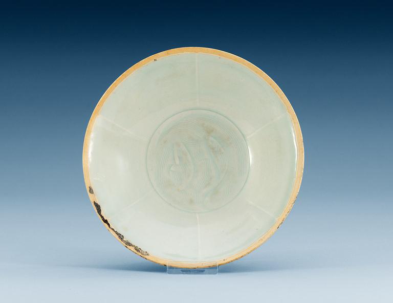 A celadon glazed dish, Song/Yuan dynasty.