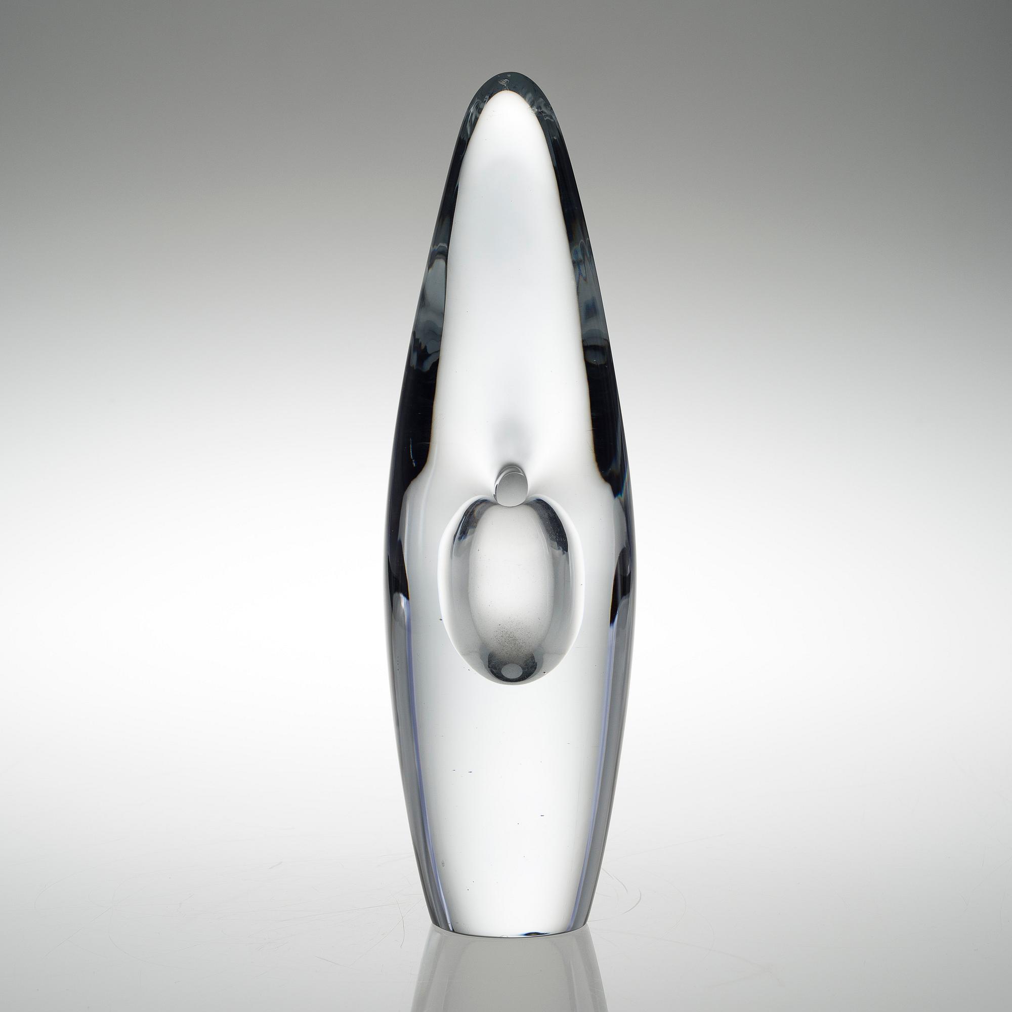 TIMO SARPANEVA, A GLASS SCULPTURE. Orchid. Signed Timo Sarpaneva -3568. Designed in 1954.