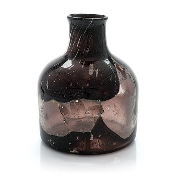 Kaj Franck, A glass vase signed Kaj Franck, Nuutajärvi Notsjö.