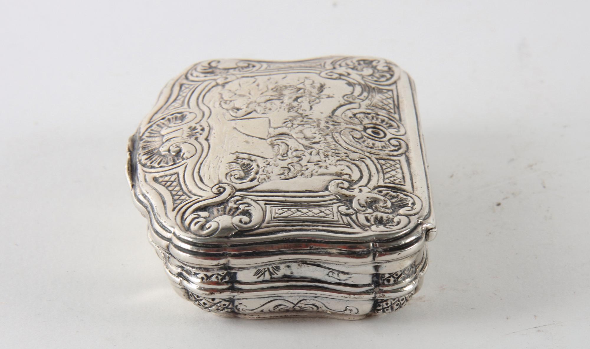 DOSA, silver, rokokostil, 1800-tal.