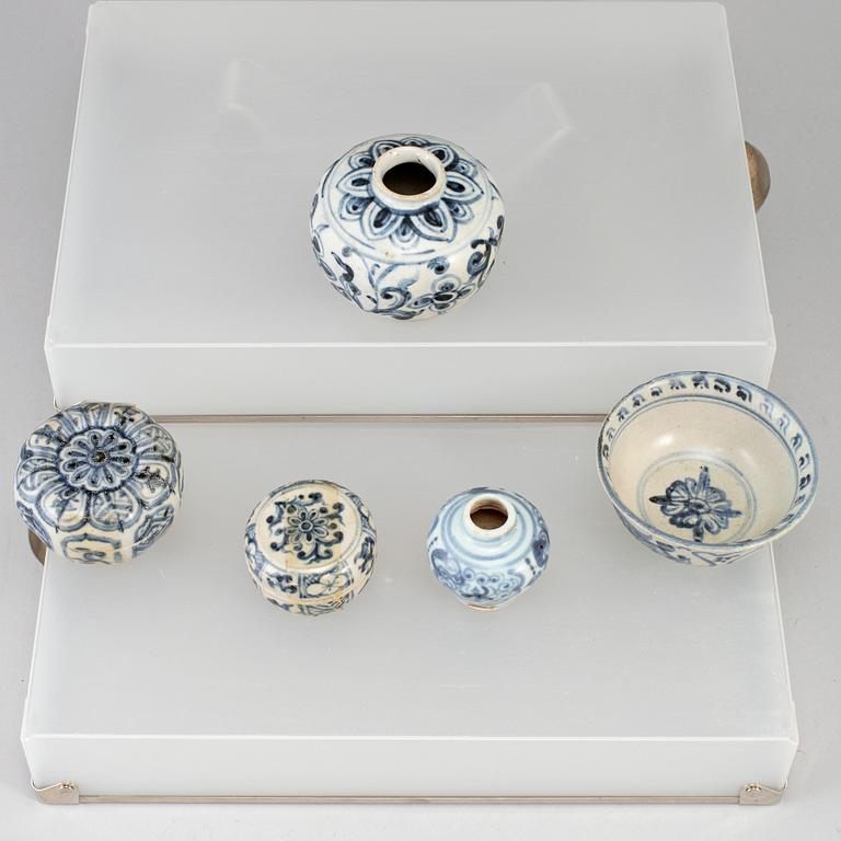 A group of blue and white ceramics, South East Asia, 18/19th Century.