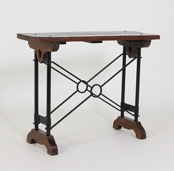 SIDEBOARD, 1900-tal.