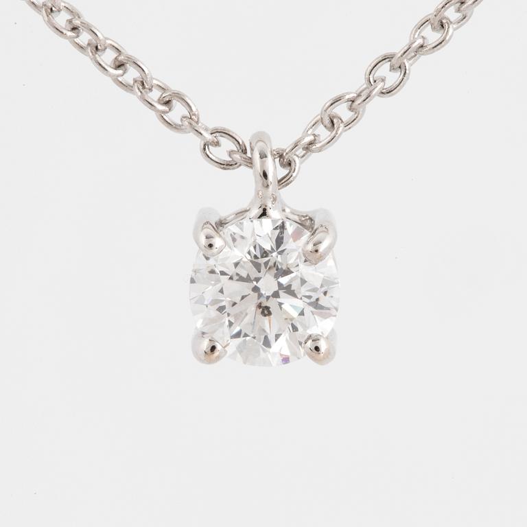 Brilliant-cut diamond necklace.
