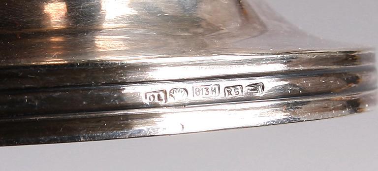 SKÅLFAT SAMT NÅLFAT, silver, Helsingfors 1927 resp Birmingham 1897.