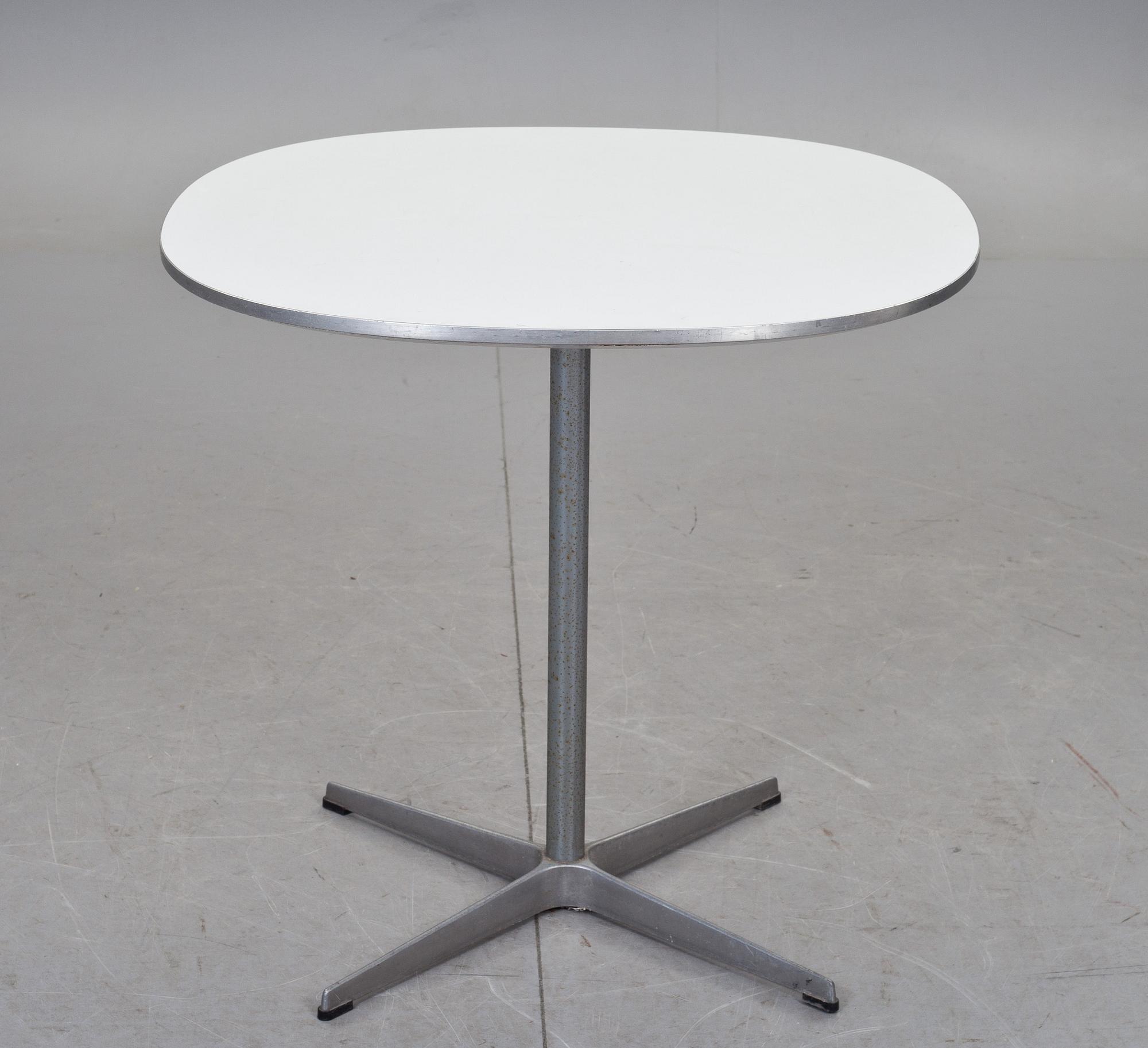 BORD, "A602 Supercirkulär", Fritz Hansen, 1986.