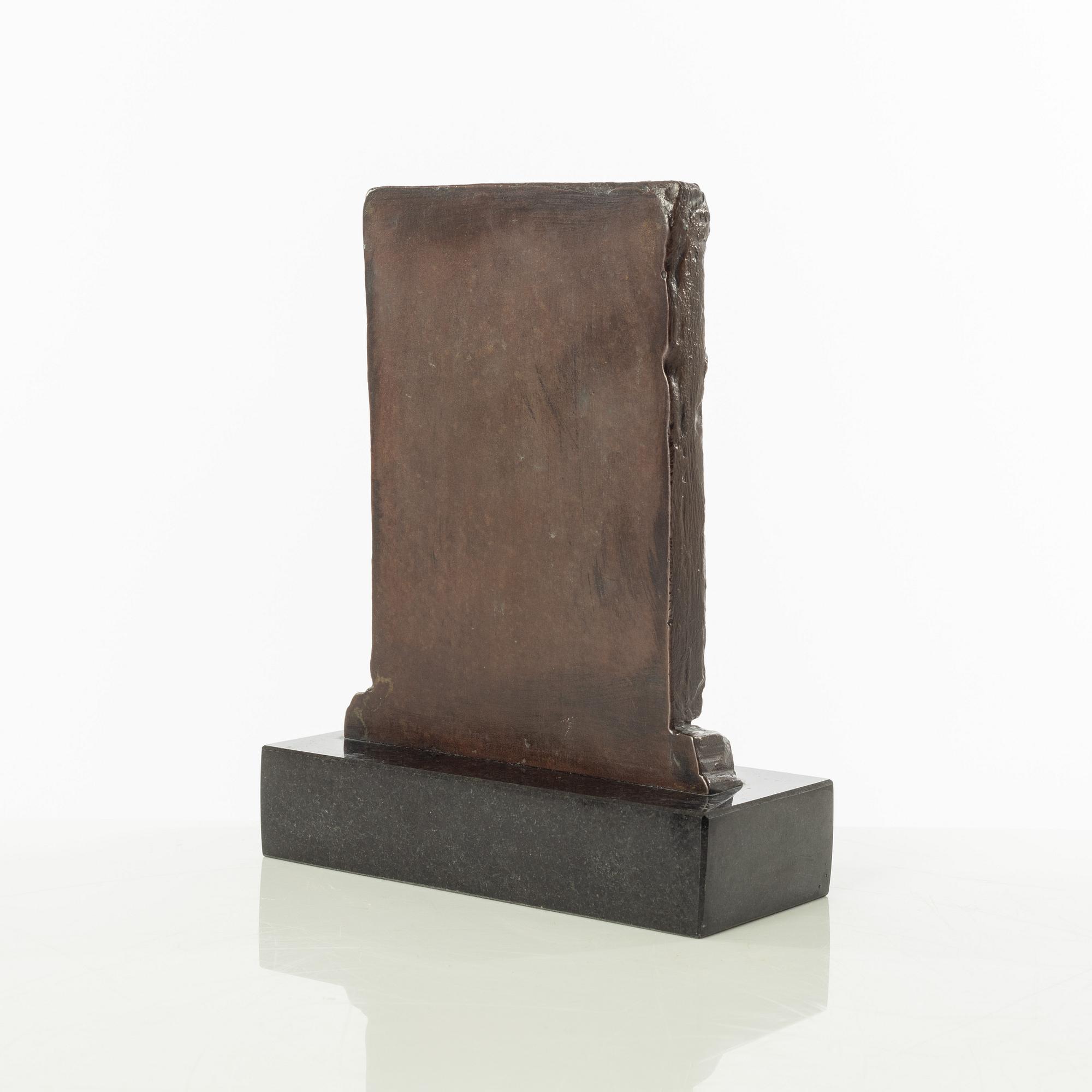 Gudmar Olovson, relief/skulptur. Signerad. Numrerad. Gjutarstämpel. Brons, total höjd 20 cm, längd 16 cm.