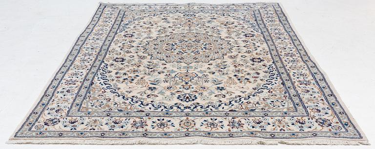 Carpet, Nain, approx. 310 x 200 cm.