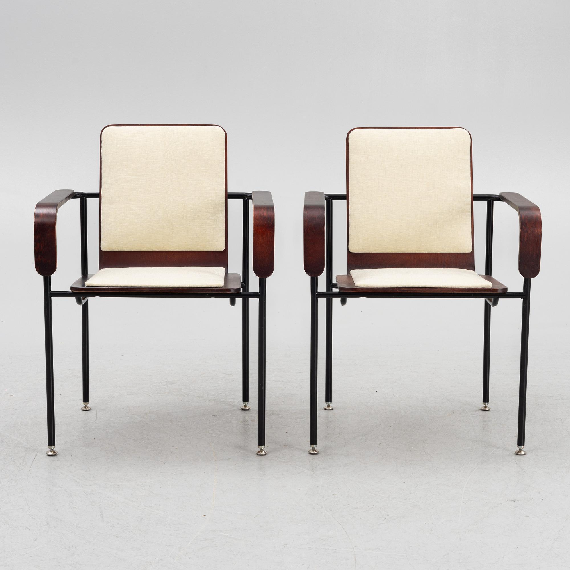 Karmstolar, ett par, 1900-talets andra hälft.